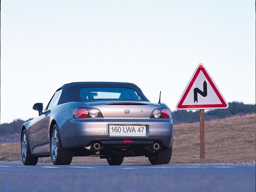  Honda S2000 2000 года  (фото 10 из 27)